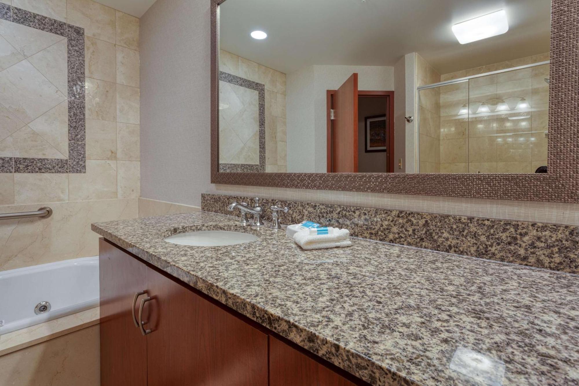 Drury Plaza Hotel St. Louis Chesterfield Bagian luar foto