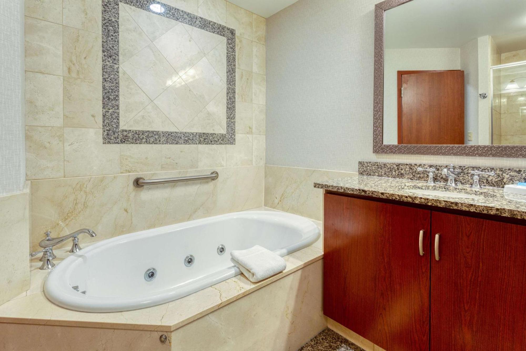 Drury Plaza Hotel St. Louis Chesterfield Bagian luar foto