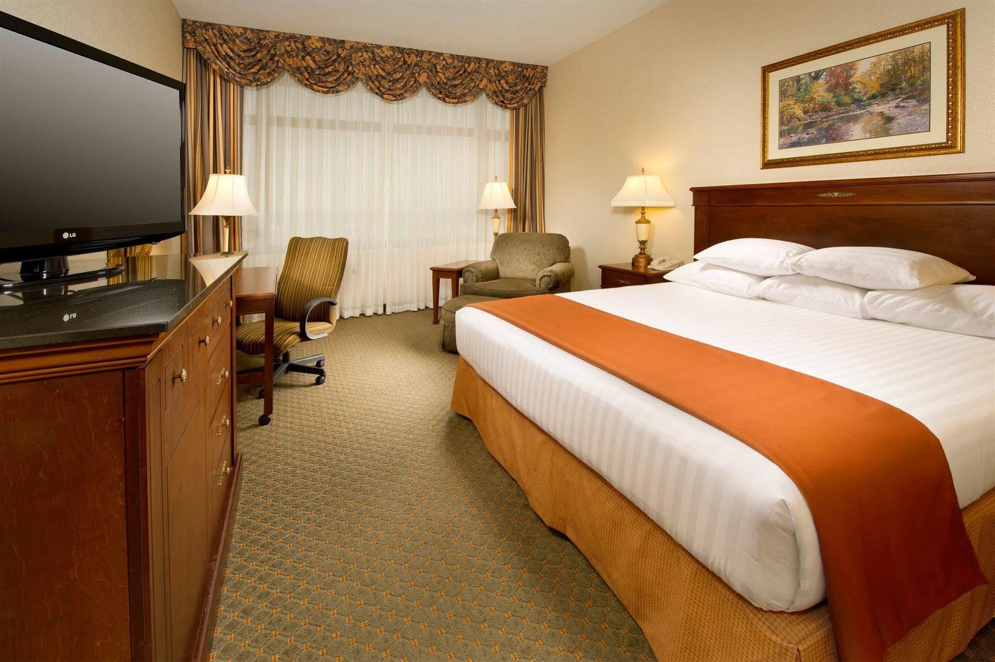 Drury Plaza Hotel St. Louis Chesterfield Bagian luar foto